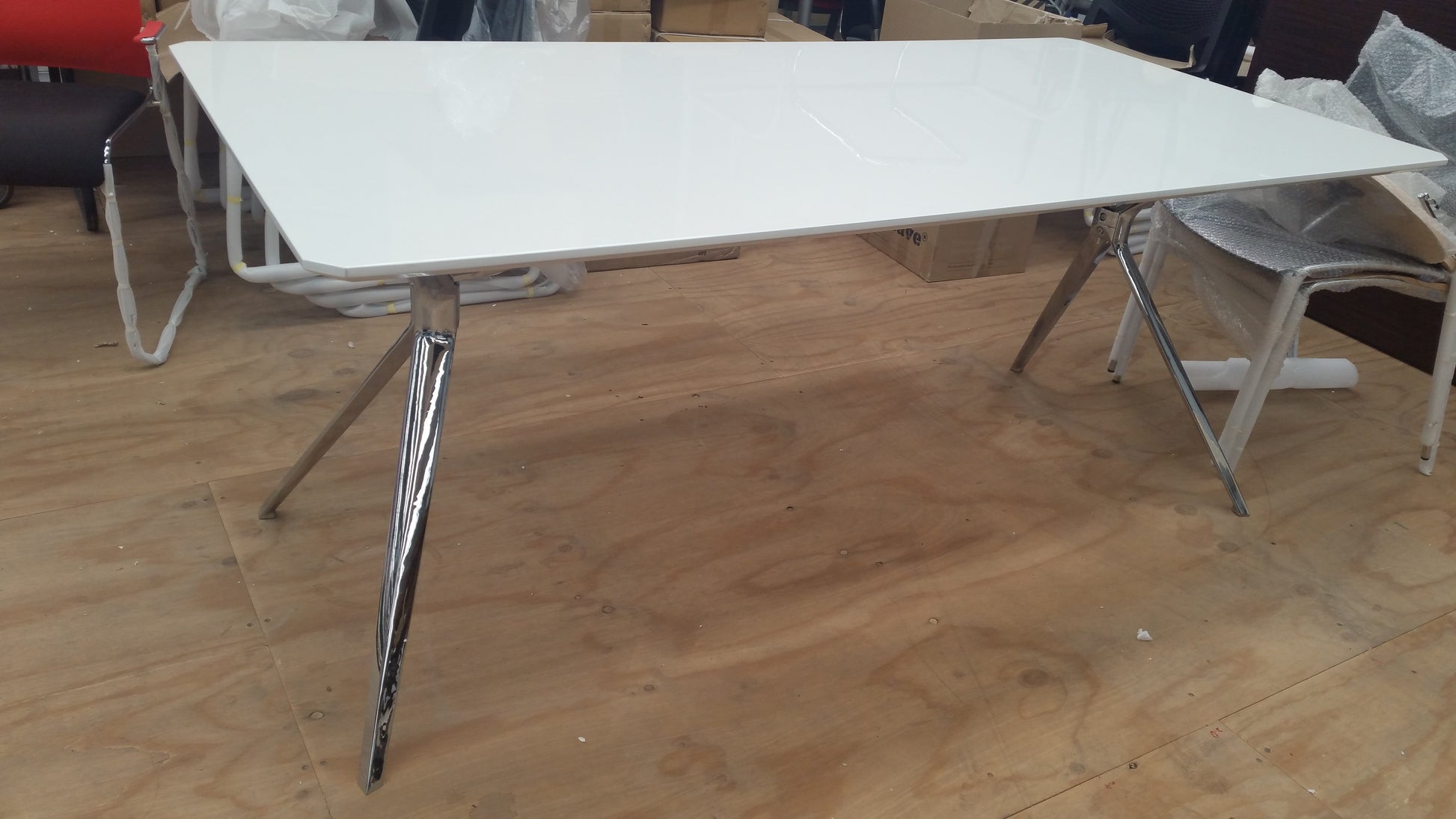 Forza Rectangular Desk